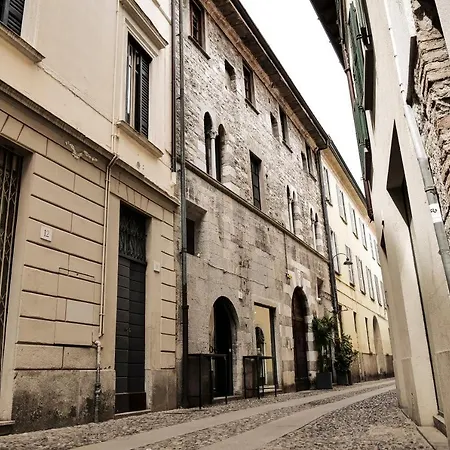 Daire Casa Del Pittore - Elegante Del 1200 - Centro Storico